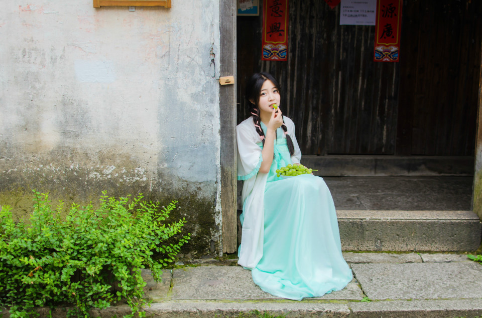 古风纯情少女的桥头等待主题写真图片,清纯美女,